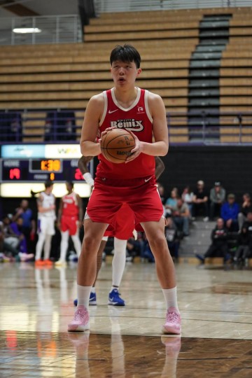 世俱杯-杨瀚森15+9+5 撕裂之城混音险胜山谷太阳